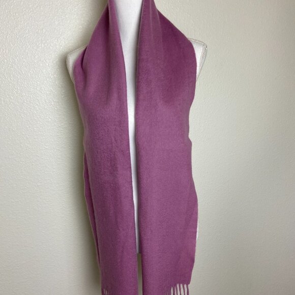 NWOT SAKS FIFTH AVENUE 100% Cashmere Scarf Lilac - Picture 4 of 4